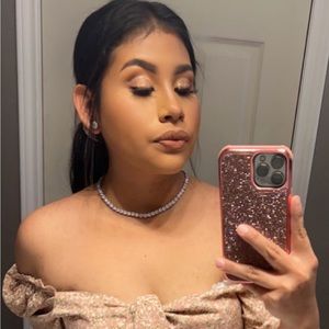 Meet your Posher, Ana